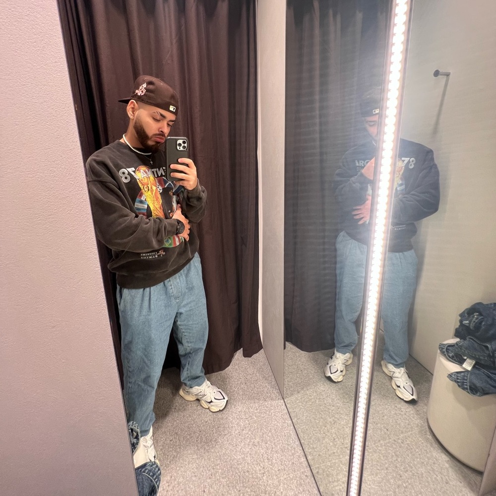 Meet your Posher, Gamalier